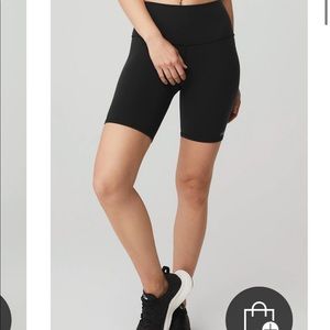 ALO black shorts 🌞